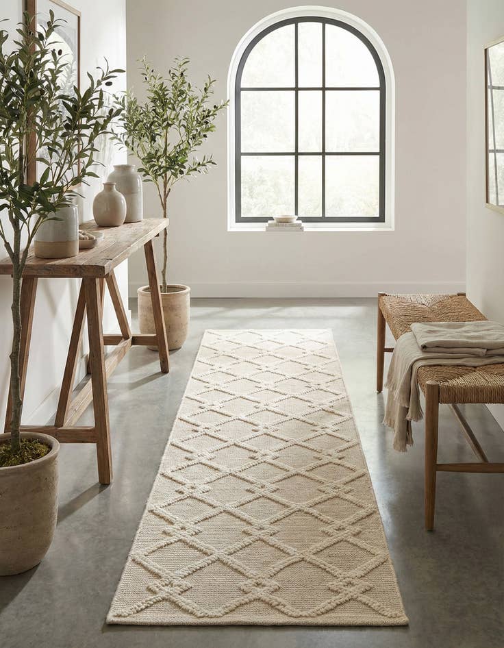 Detail image of 2' x 8'  Hand Knotted Jill Zarin Dorset Runner Rug