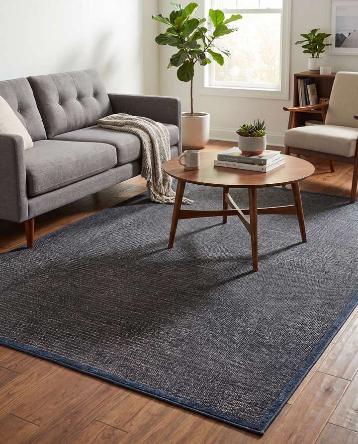 5' x 7' 7 Easy-Clean Indoor / Outdoor Rug