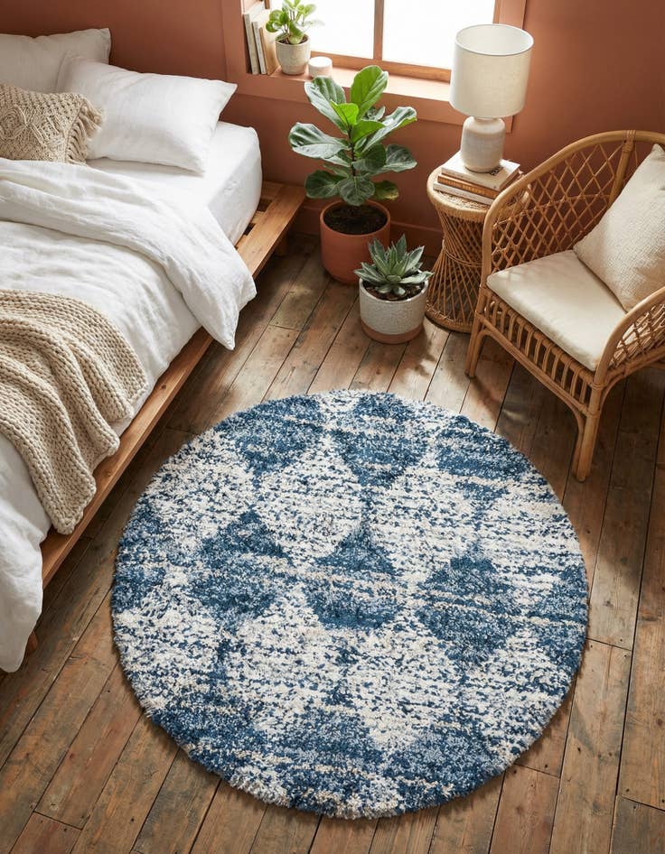 Detail image of 5' 3 x 5' 3 Serenity Shag Round Rug