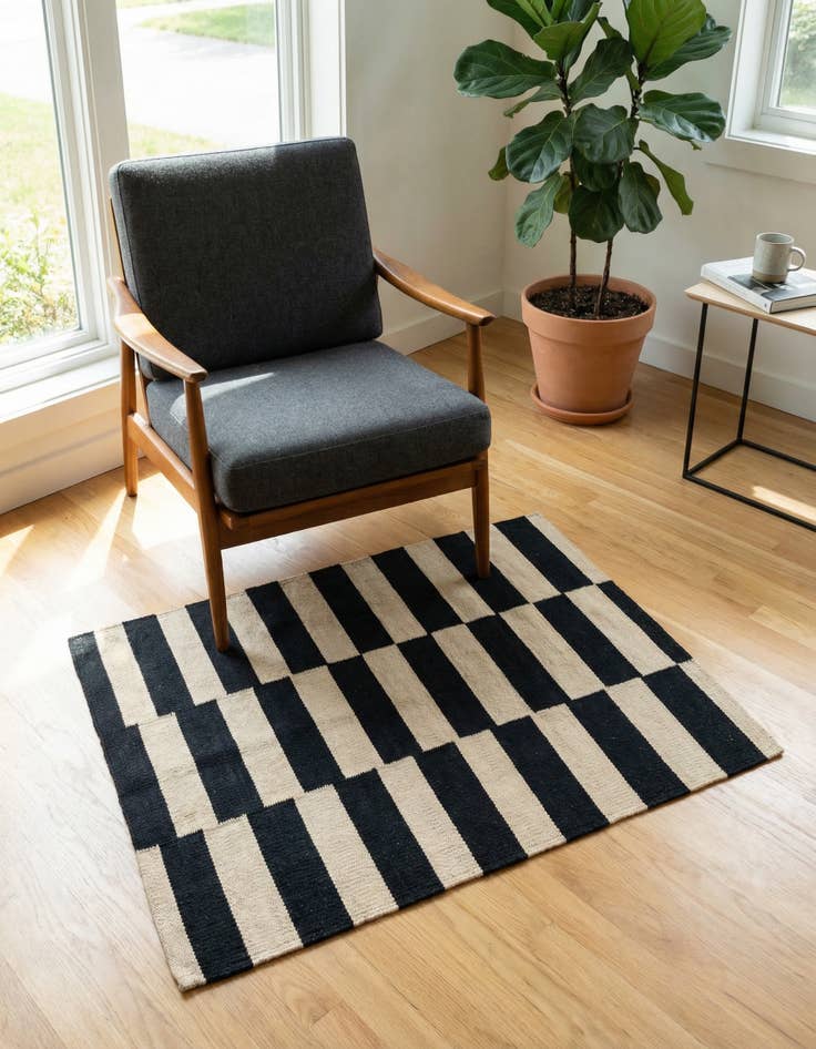 Detail image of 2' 8 x 3' 10 Hand Woven Kilim Modern Wool Rug