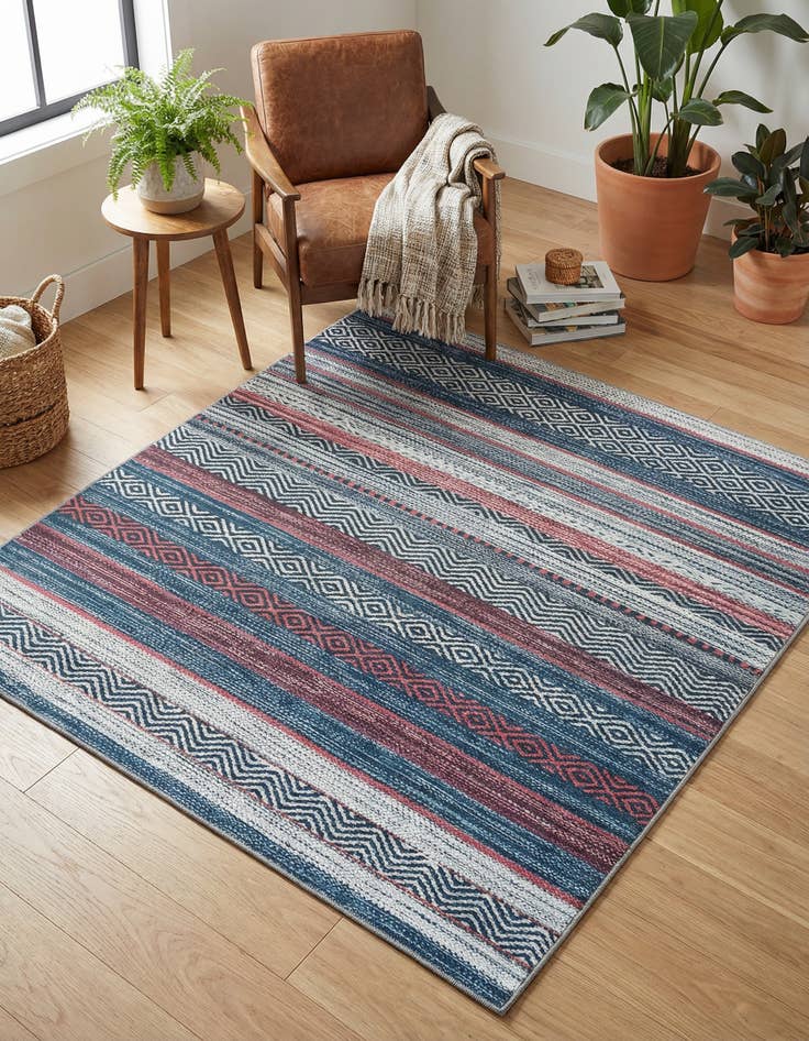 Detail image of 5' x 5' Washable Yara Square Rug