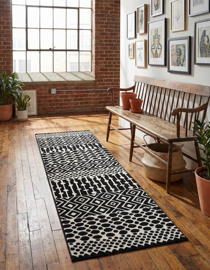 Detail image of 2' 3 x 6' Milano Runner Rug