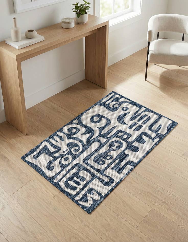 Detail image of 2' x 3' Washable Modern Indoor / Outdoor Rug