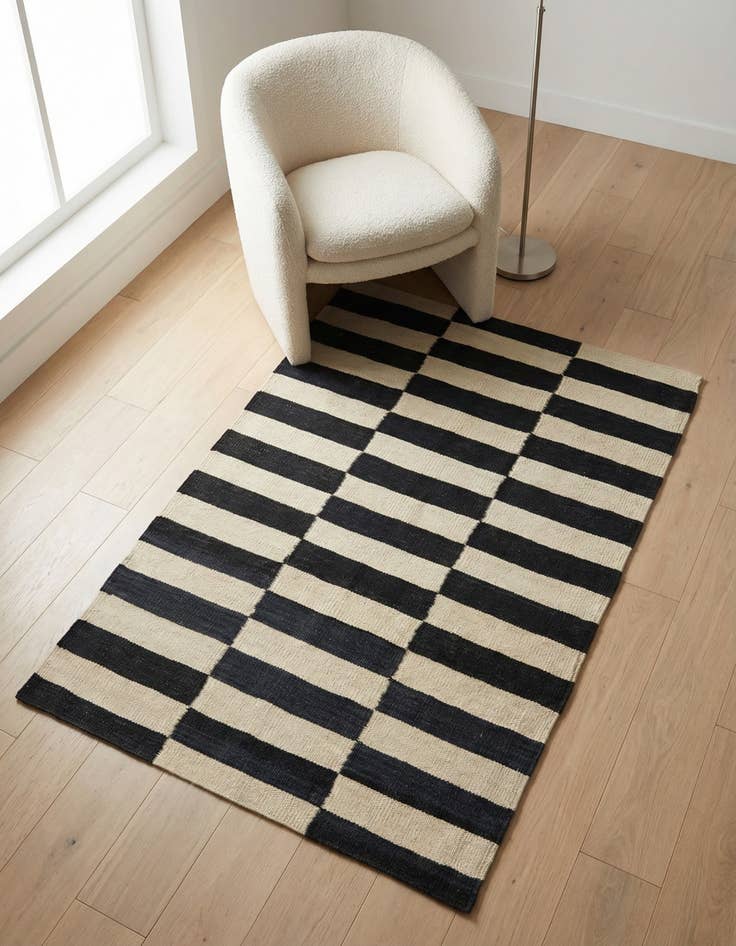 Detail image of 2' 7 x 4' Hand Woven Kilim Modern Wool Rug