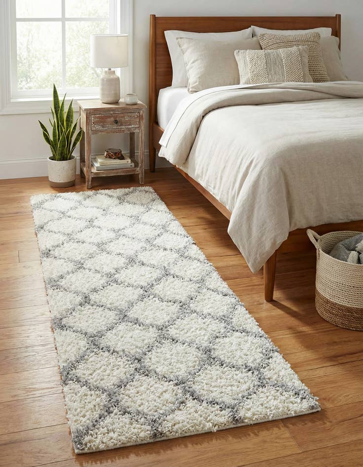 Detail image of  2' x 6' Lattice Shag Runner Rug