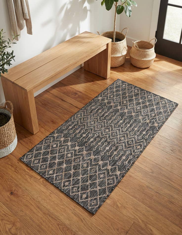 Detail image of 3' x 5' 3 Washable Lattice Indoor / Outdoor Rug