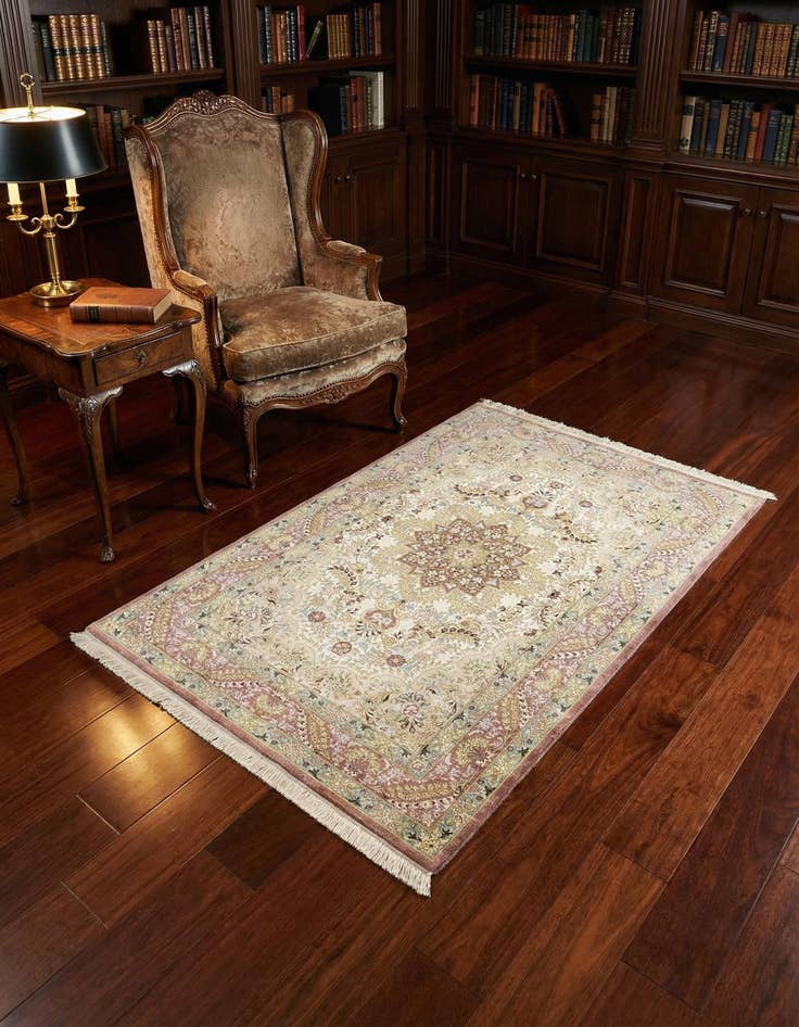 Detail image of 3' 3 x 4' 10 Ghom Silk Rug