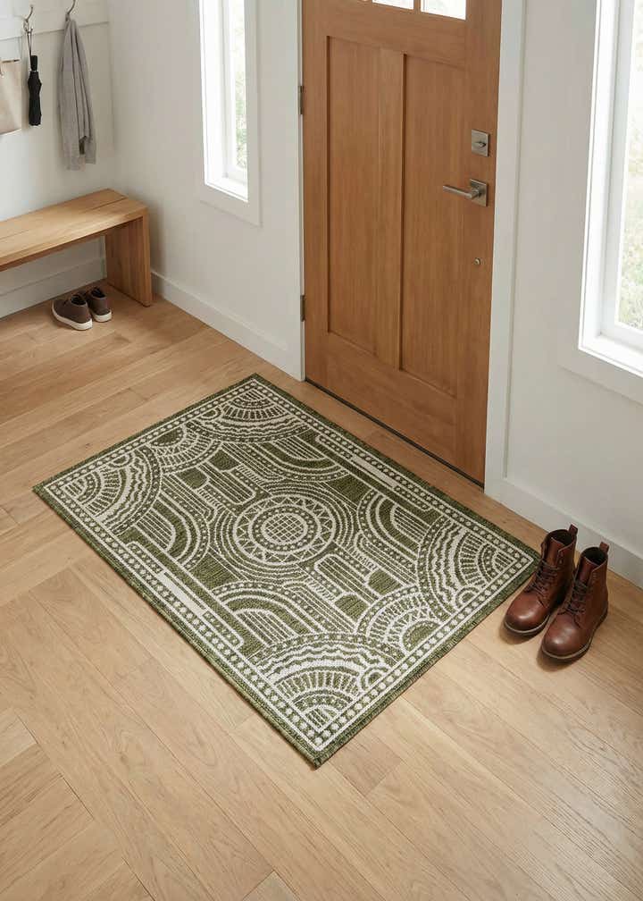 2' x 3' Easy-Clean Traditional Indoor / Outdoor Rug