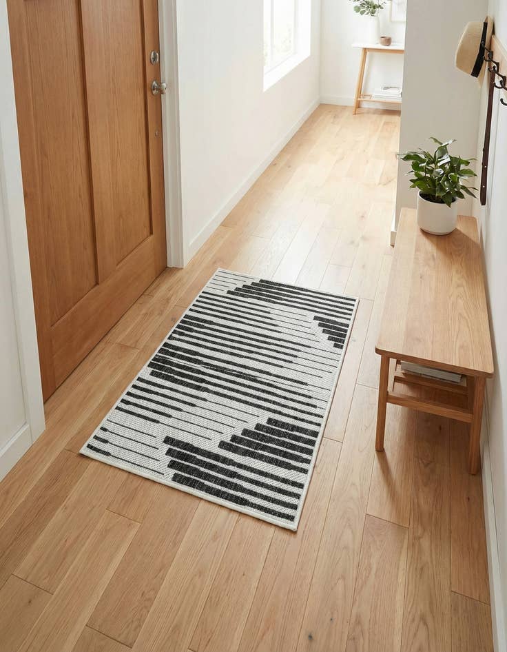 Detail image of 2' x 3' Washable Modern Indoor / Outdoor Rug