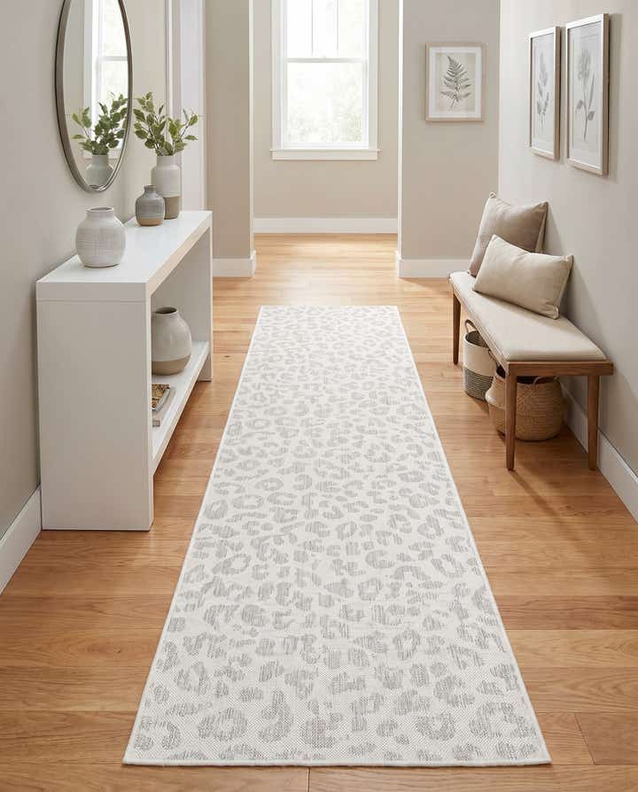 2' 7 x 10' Easy-Clean Safari Indoor / Outdoor Runner Rug