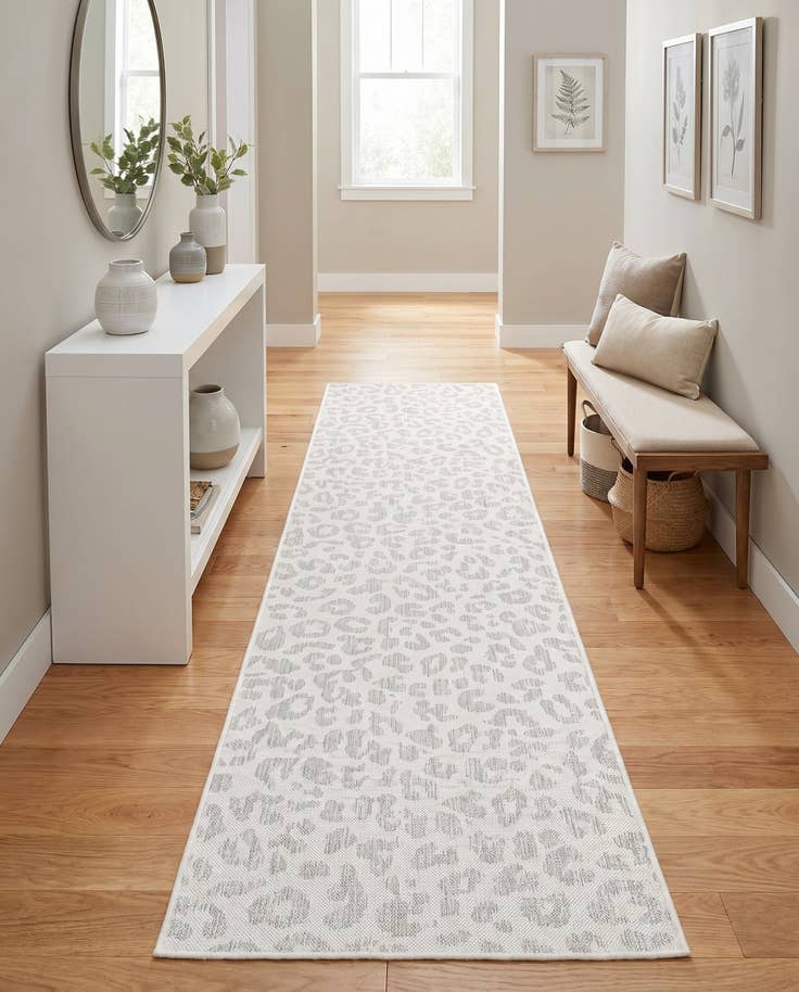 Detail image of 2' 7 x 10' Easy-Clean Safari Indoor / Outdoor Runner Rug