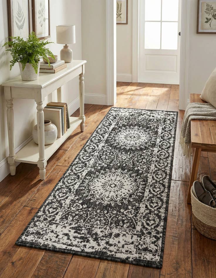 Detail image of 2' x 5' 3 Easy-Clean Traditional Indoor / Outdoor Runner Rug
