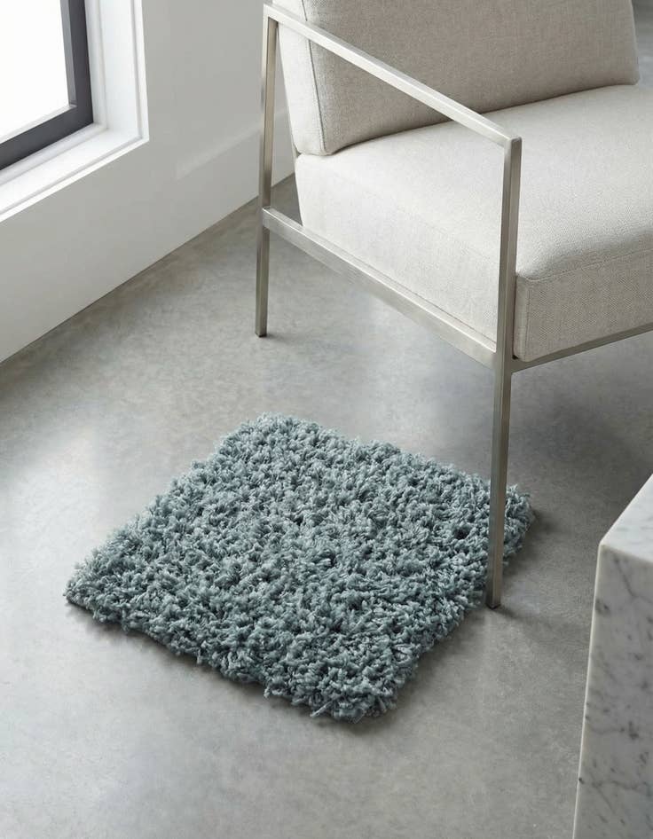 Detail image of 1' x 1' Solid Shag Sample Rug