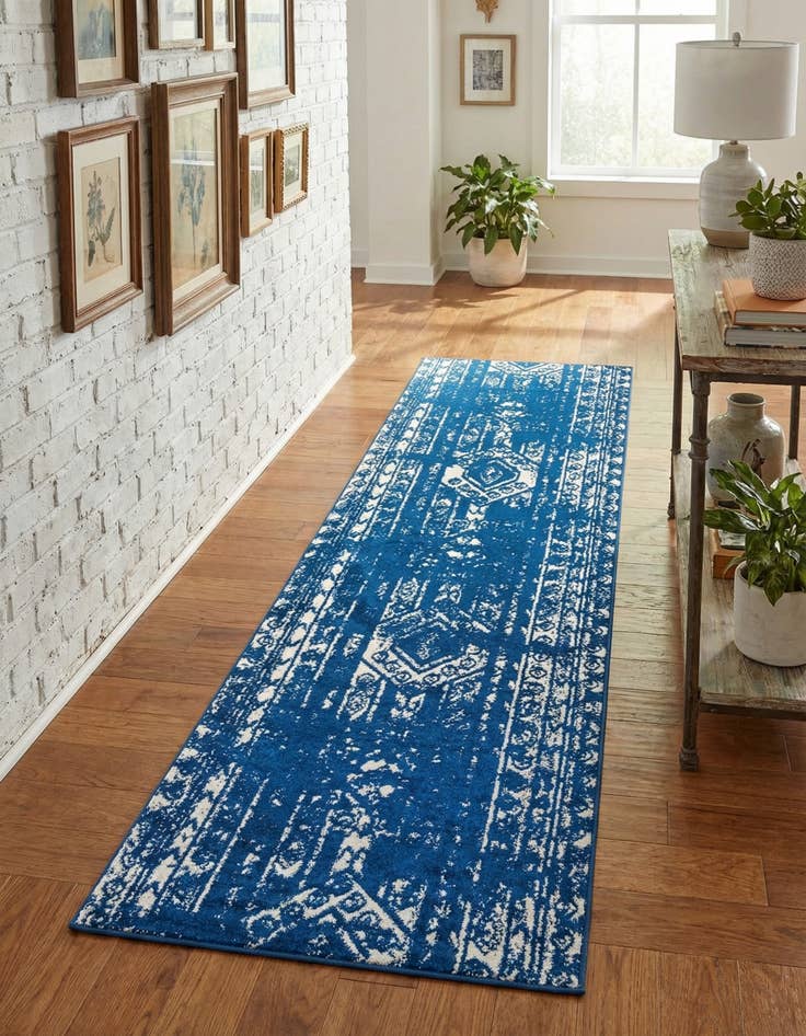 Detail image of 2' 7 x 12' Lennon Runner Rug