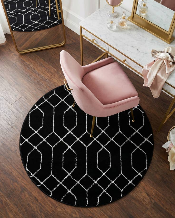Detail image of 3' x 3' Marilyn Monroe™ Glam Trellis Round Rug
