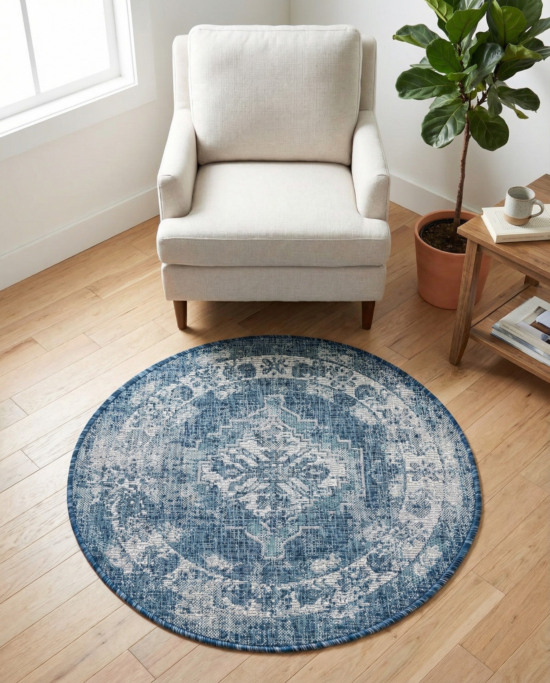 3' x 3' Easy-Clean Traditional Indoor / Outdoor Round Rug
