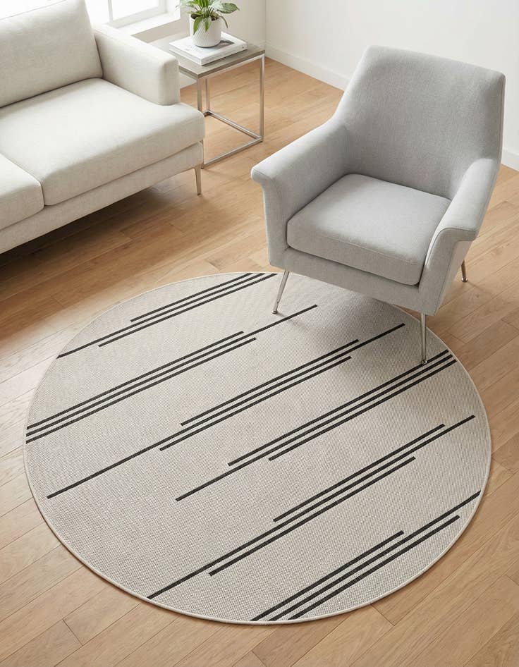 Detail image of 4' x 4'  Washable Modern Indoor / Outdoor Round Rug