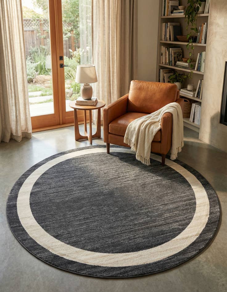 Detail image of 7' 10 x 7' 10 Angelica Round Rug