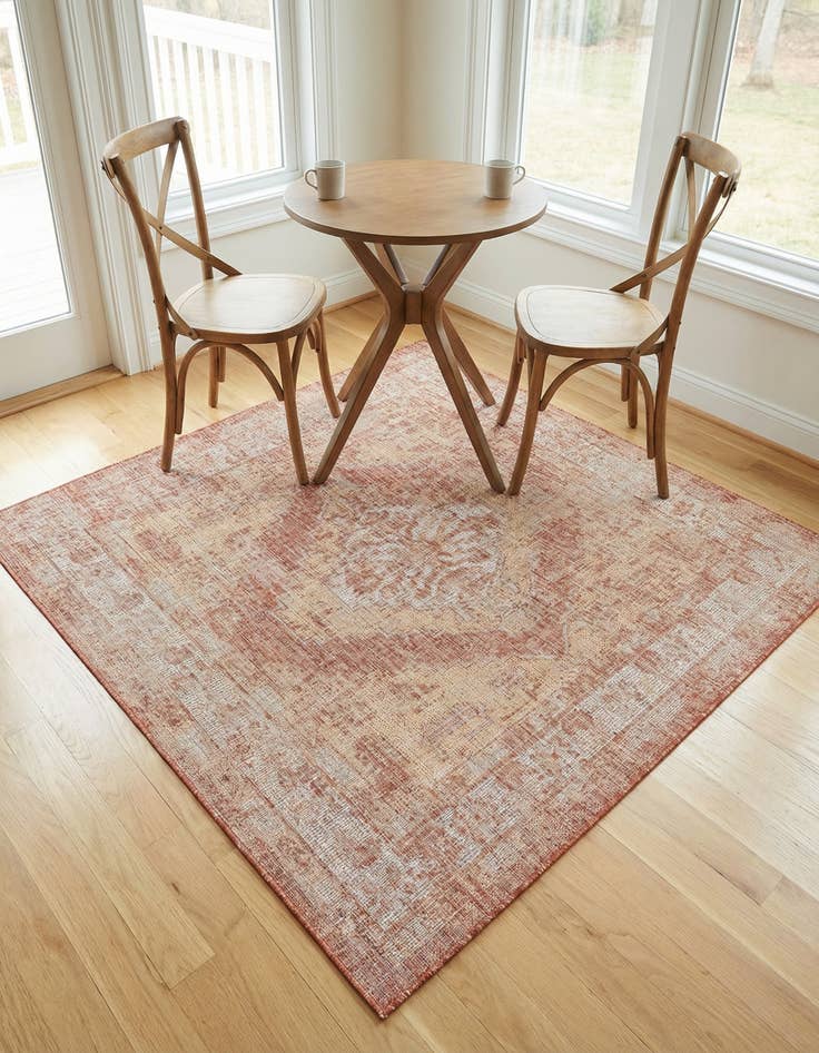 Detail image of 5' 3 x 5' 3  Washable Traditional Indoor / Outdoor Square Rug