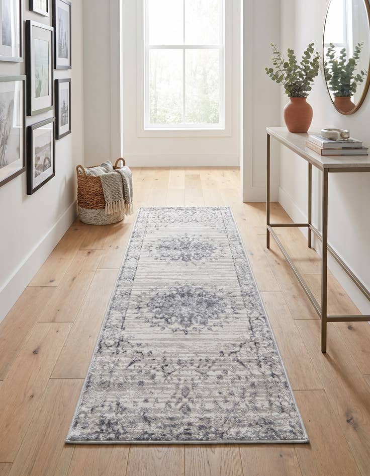 Detail image of 2' 7 x 8' 2 Derbyshire Runner Rug