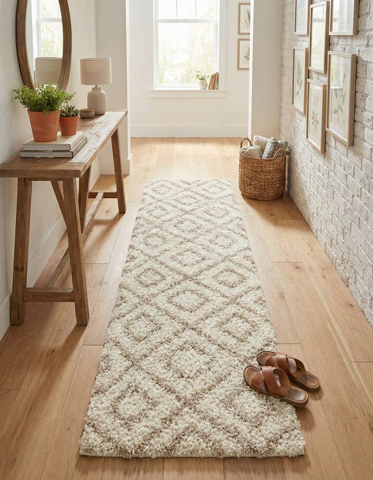 Detail image of 2' x 7' Lattice Shag Runner Rug