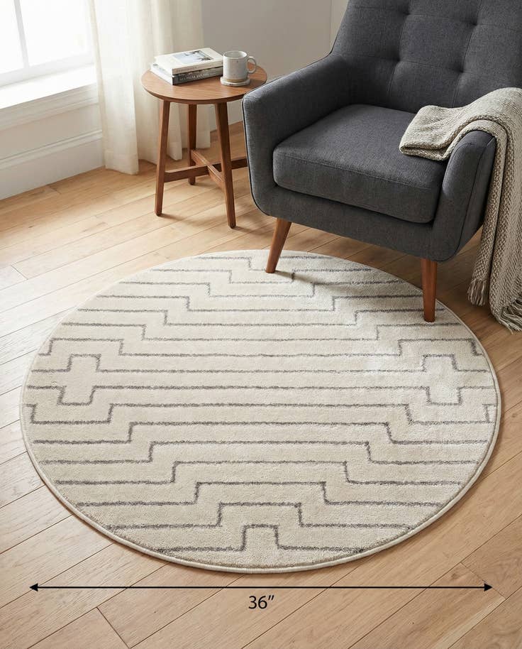 Detail image of 3' x 3' Vogue Geo Round Rug