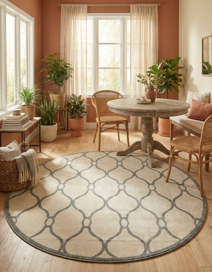 Detail image of 8' x 8' Lattice Round Rug