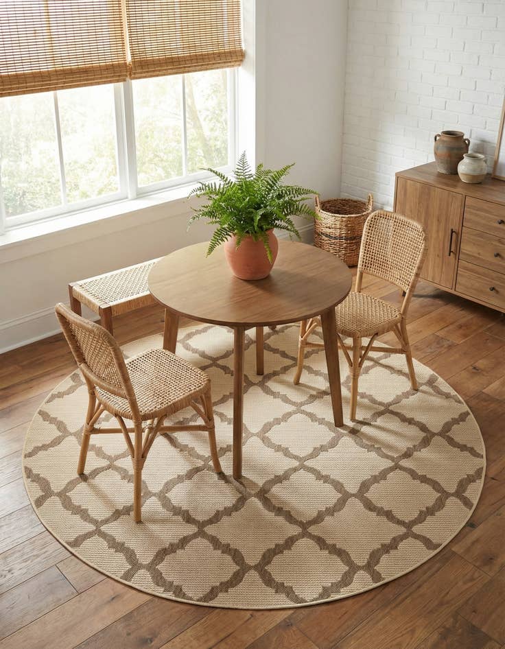 Detail image of 6' x 6' Washable Lattice Indoor / Outdoor Round Rug
