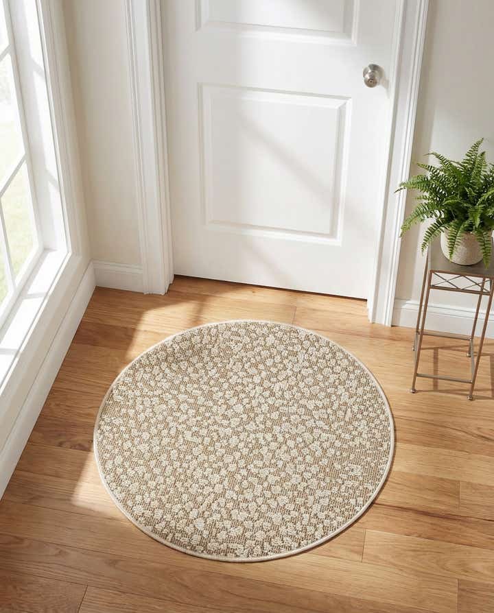 3' 1 x 3' 1 Easy-Clean Safari Indoor / Outdoor Round Rug