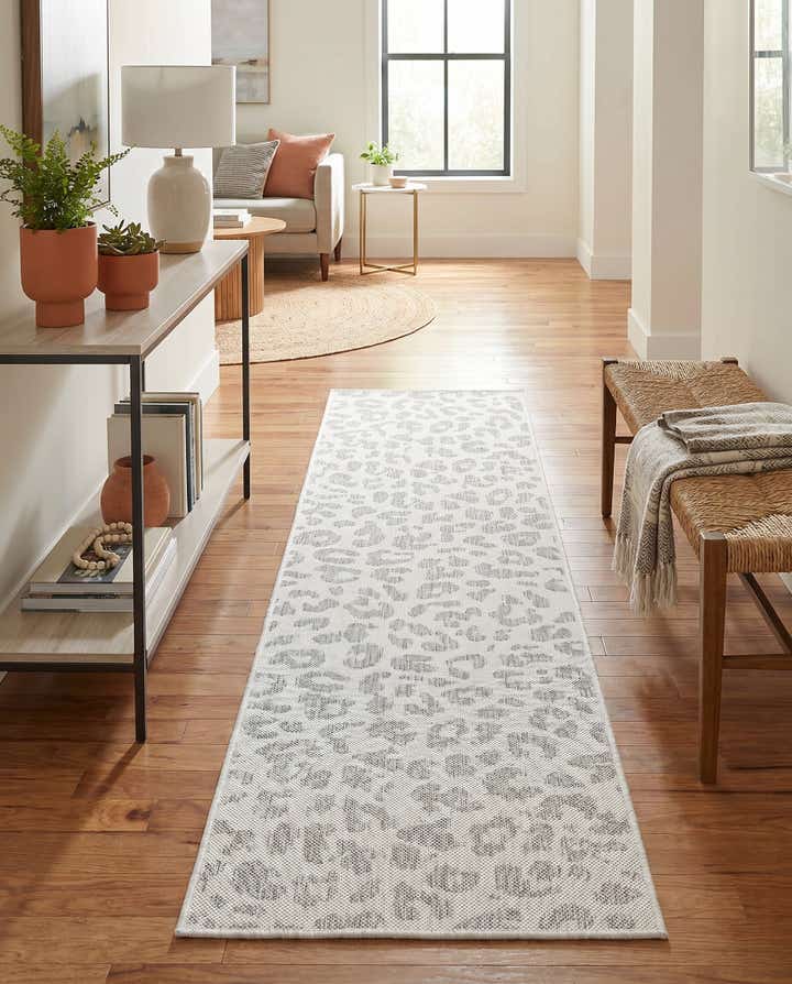 2' x 8' Easy-Clean Safari Indoor / Outdoor Runner Rug