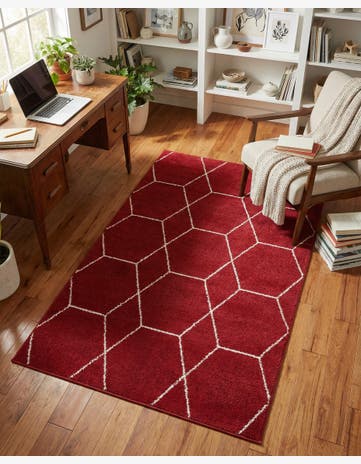Red Trellis Frieze Rug