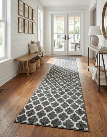2' 7 x 19' 8 Lattice Runner Rug