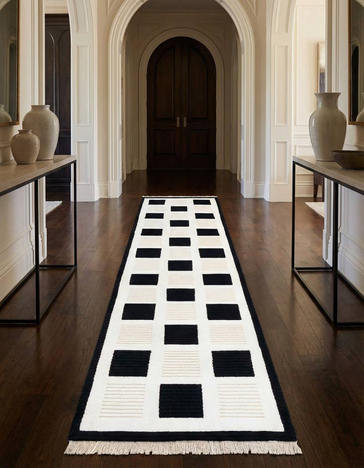 Detail image of 2' 9 x 9' 11 Darya Runner Rug