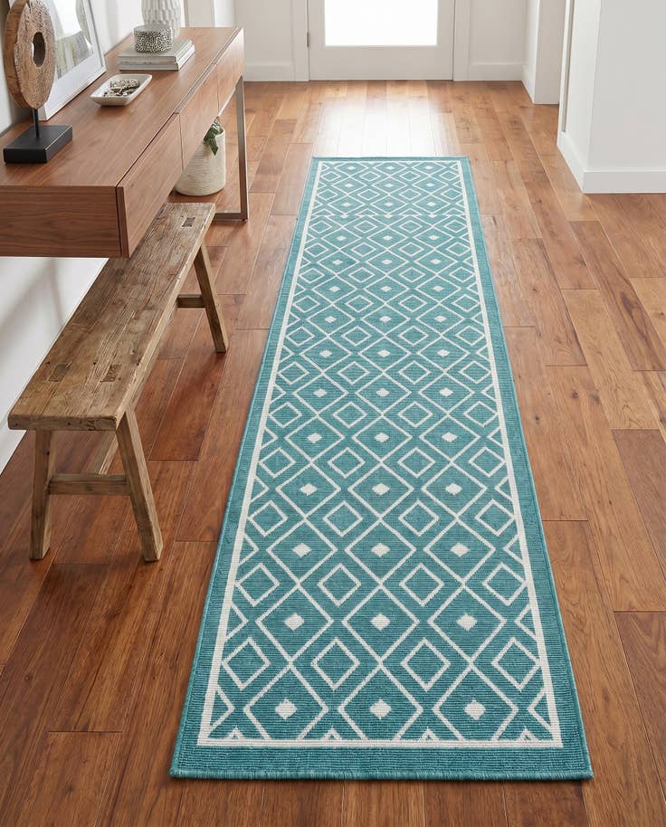 Detail image of 2' x 8' Easy-Clean Lattice Indoor / Outdoor Runner Rug