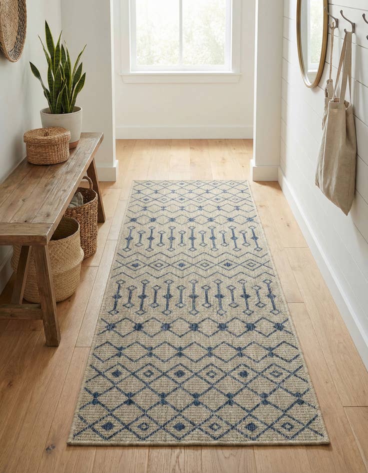 Detail image of 2' x 6' Easy-Clean Lattice Indoor / Outdoor Runner Rug