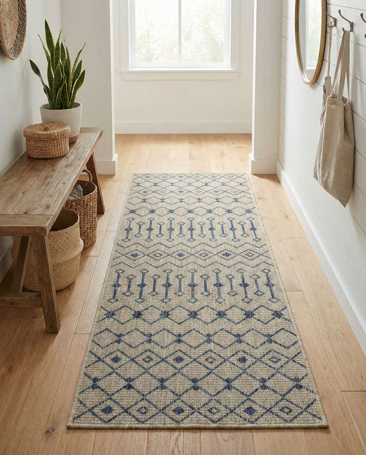 2' x 6' Easy-Clean Lattice Indoor / Outdoor Runner Rug