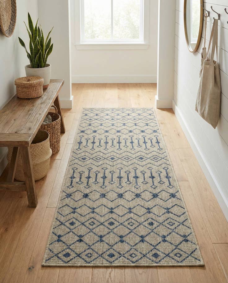 Detail image of 2' x 6' Easy-Clean Lattice Indoor / Outdoor Runner Rug