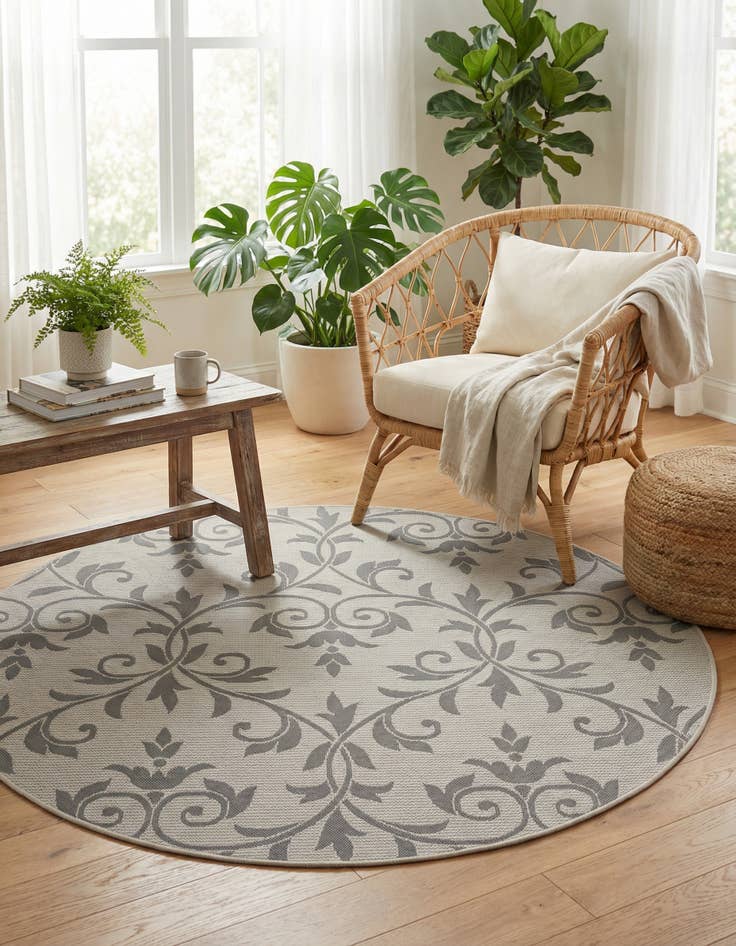 Detail image of 6' x 6' Washable Botanical Indoor / Outdoor Round Rug