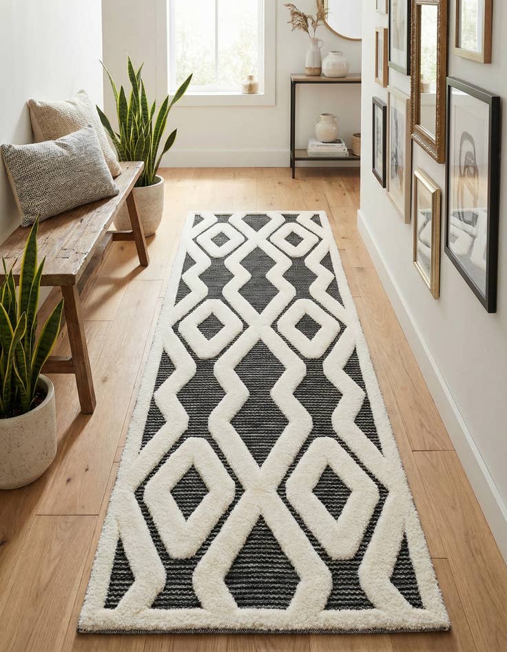 Detail image of 2' 7 x 8' Prismatic Runner Rug