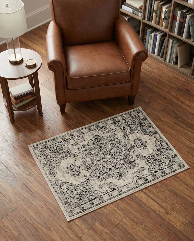Detail image of 2' x 3' Nyla Rug