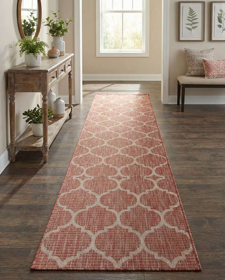 2' 7 x 10' Easy-Clean Lattice Indoor / Outdoor Runner Rug