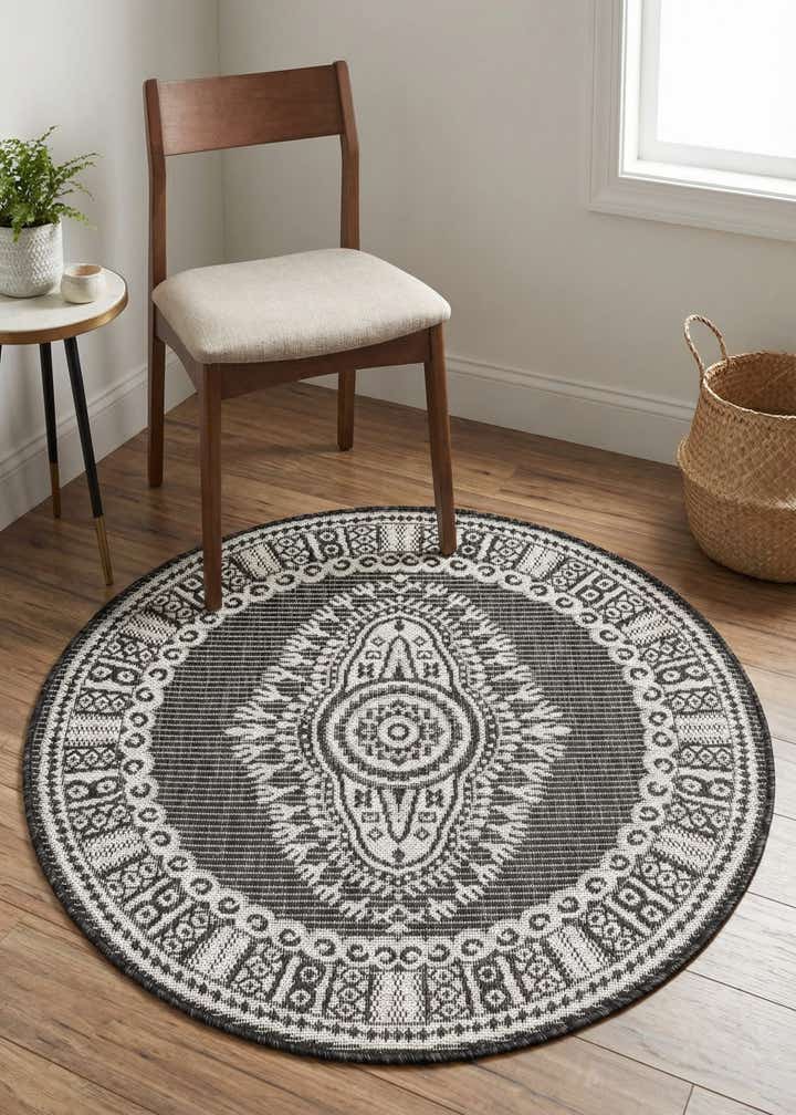 3' x 3' Easy-Clean Traditional Indoor / Outdoor Round Rug