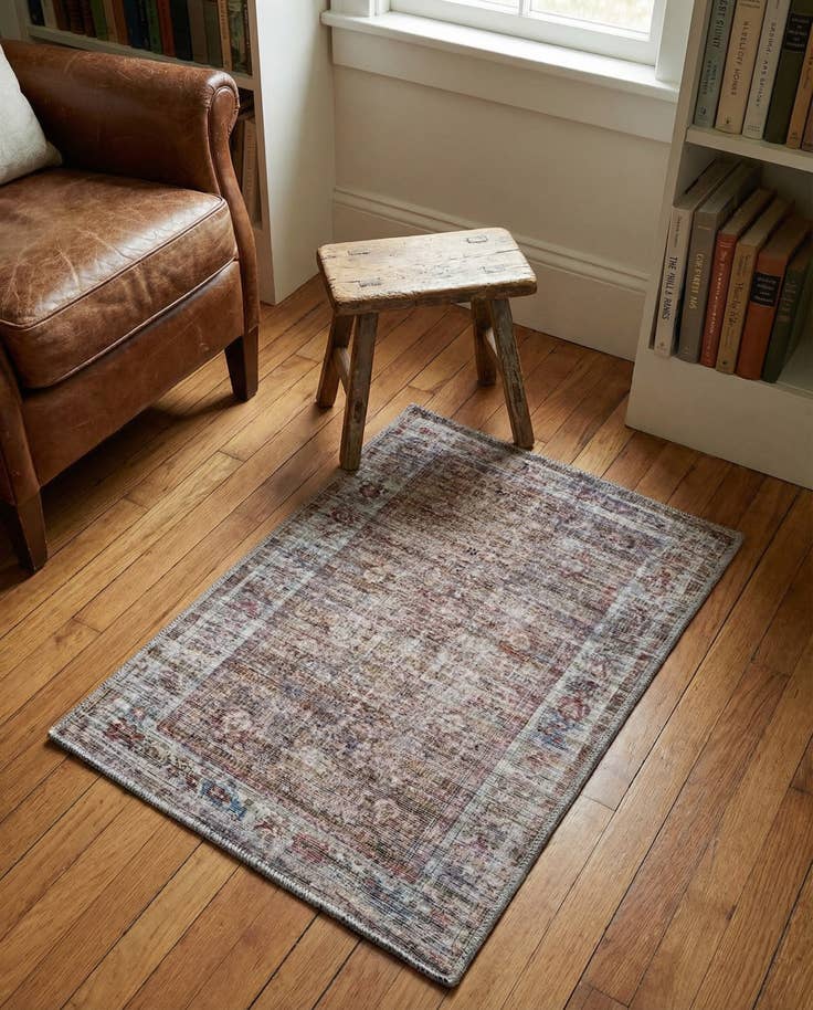 Detail image of 2' x 3' Washable Nostalgia Rug