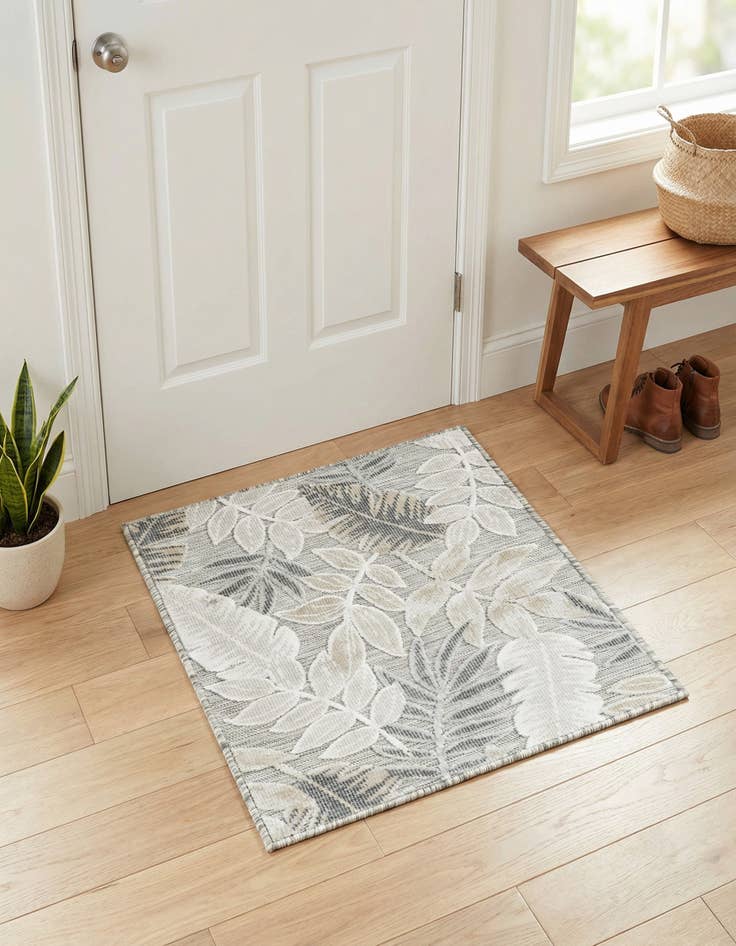 Detail image of 2' 2 x 3'  Washable Botanical Indoor / Outdoor Rug