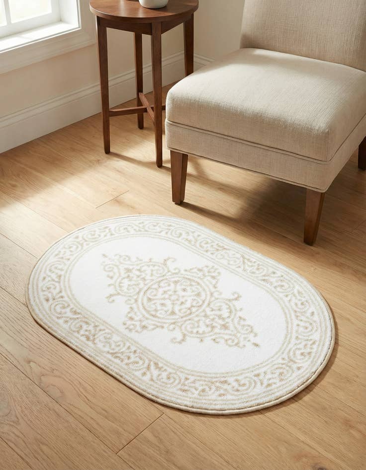 Detail image of 2' x 3' Hermitage Oval Rug