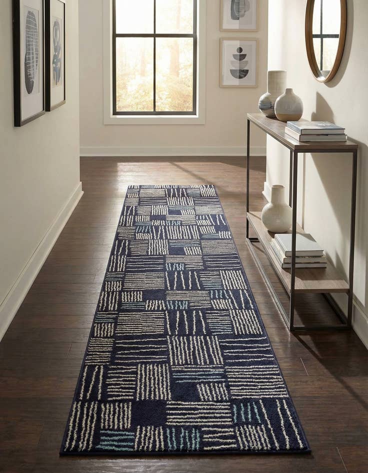 Detail image of 2' 7 x 12' Hanahan Runner Rug