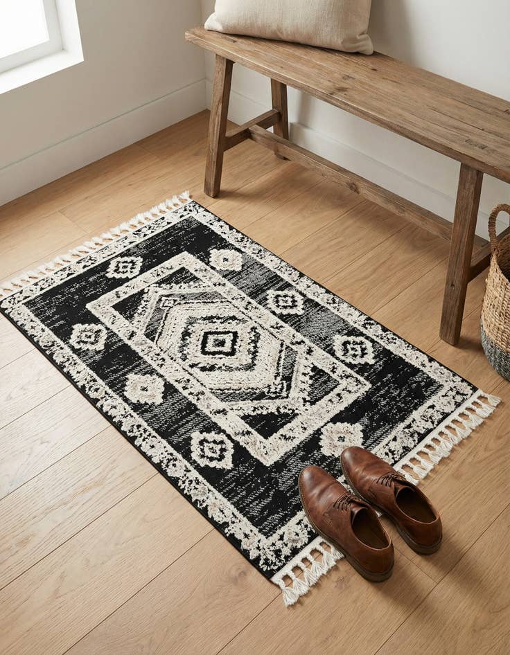 Detail image of 2' x 3' 2 Cherokee Rug