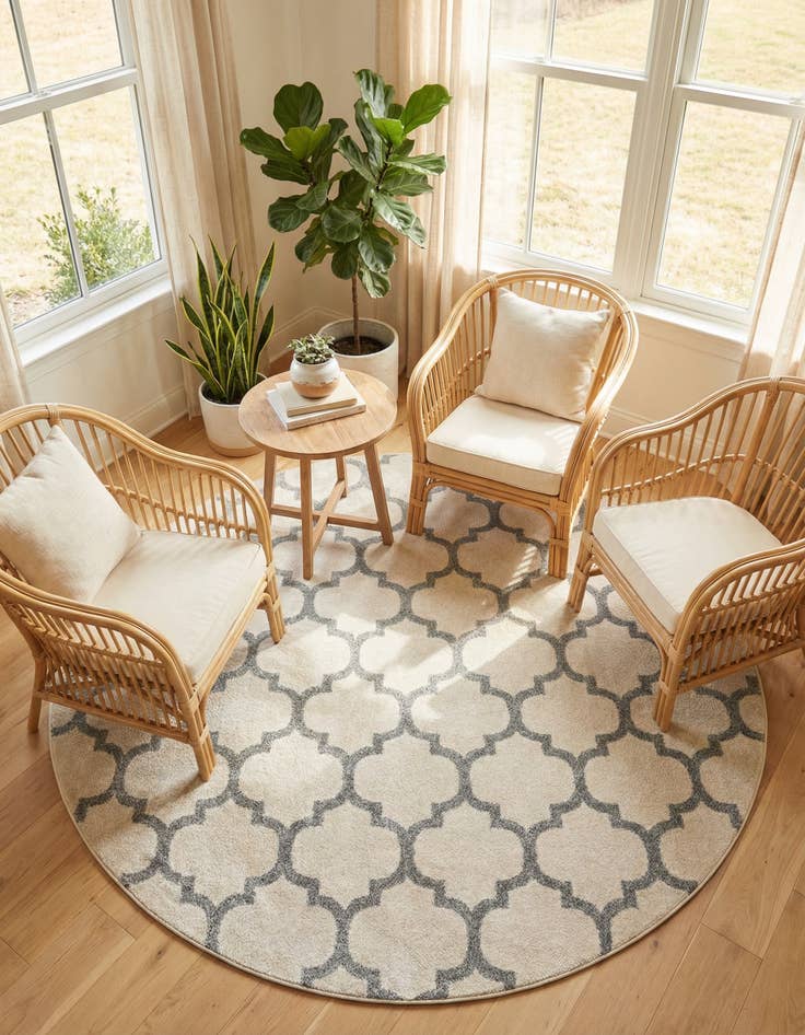 Detail image of  7' 10 x 7' 10 Lattice Round Rug