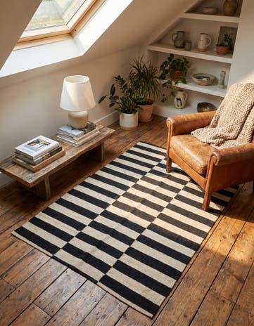 3' 5 x 4' 7 Hand Woven Kilim Modern Wool Rug