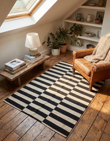 3' 5 x 4' 7 Hand Woven Kilim Modern Wool Rug